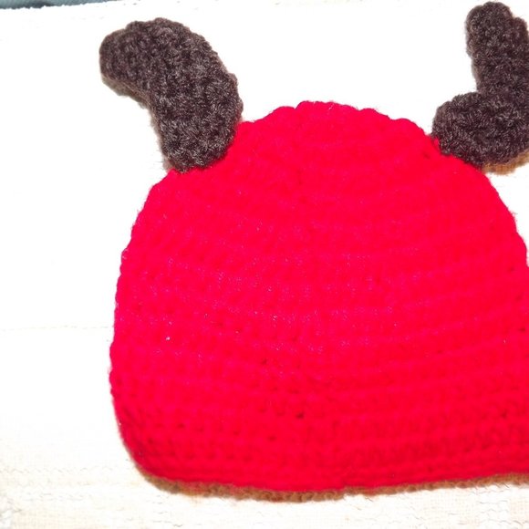 Hand crafted knitted baby hat hungry hungry caterpillar - Picture 2 of 6